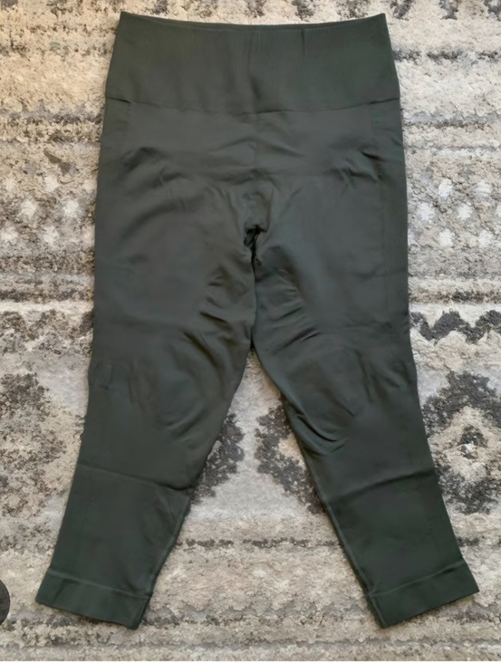 lululemon athletica Pants - Lululemon Zone In Crop Dark Slate fit size 10 rare